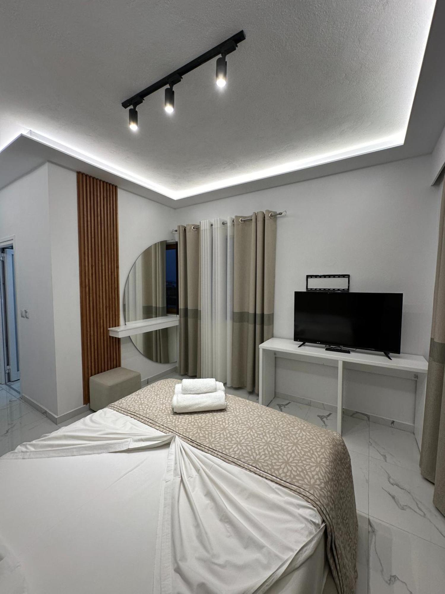 Hotel Elisabet Саранда Экстерьер фото