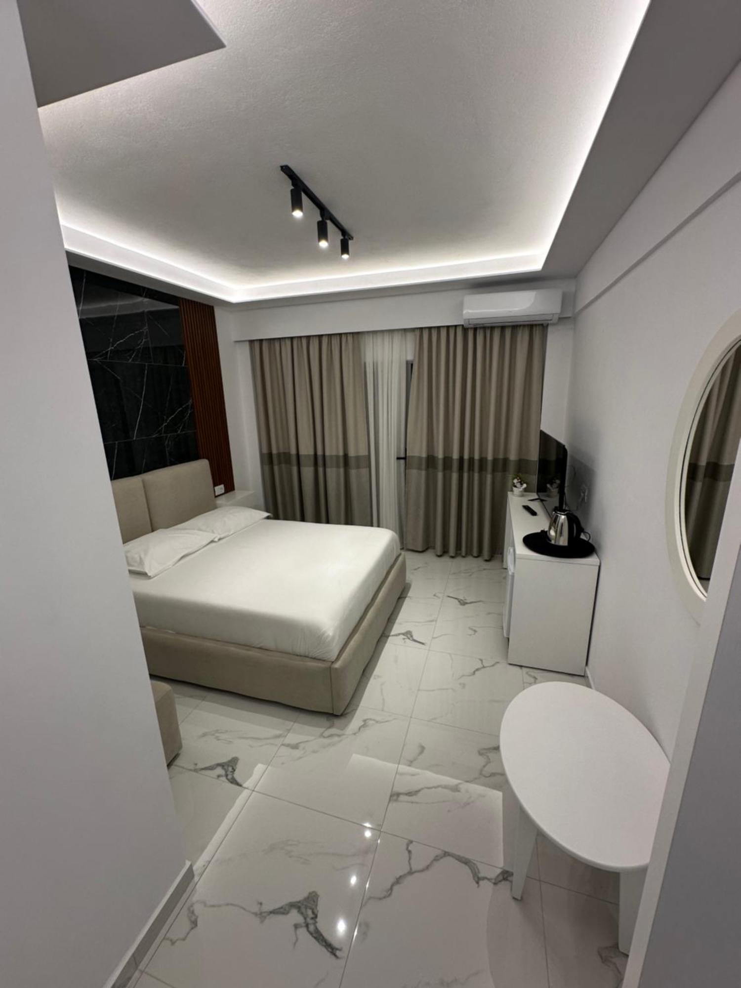 Hotel Elisabet Саранда Экстерьер фото