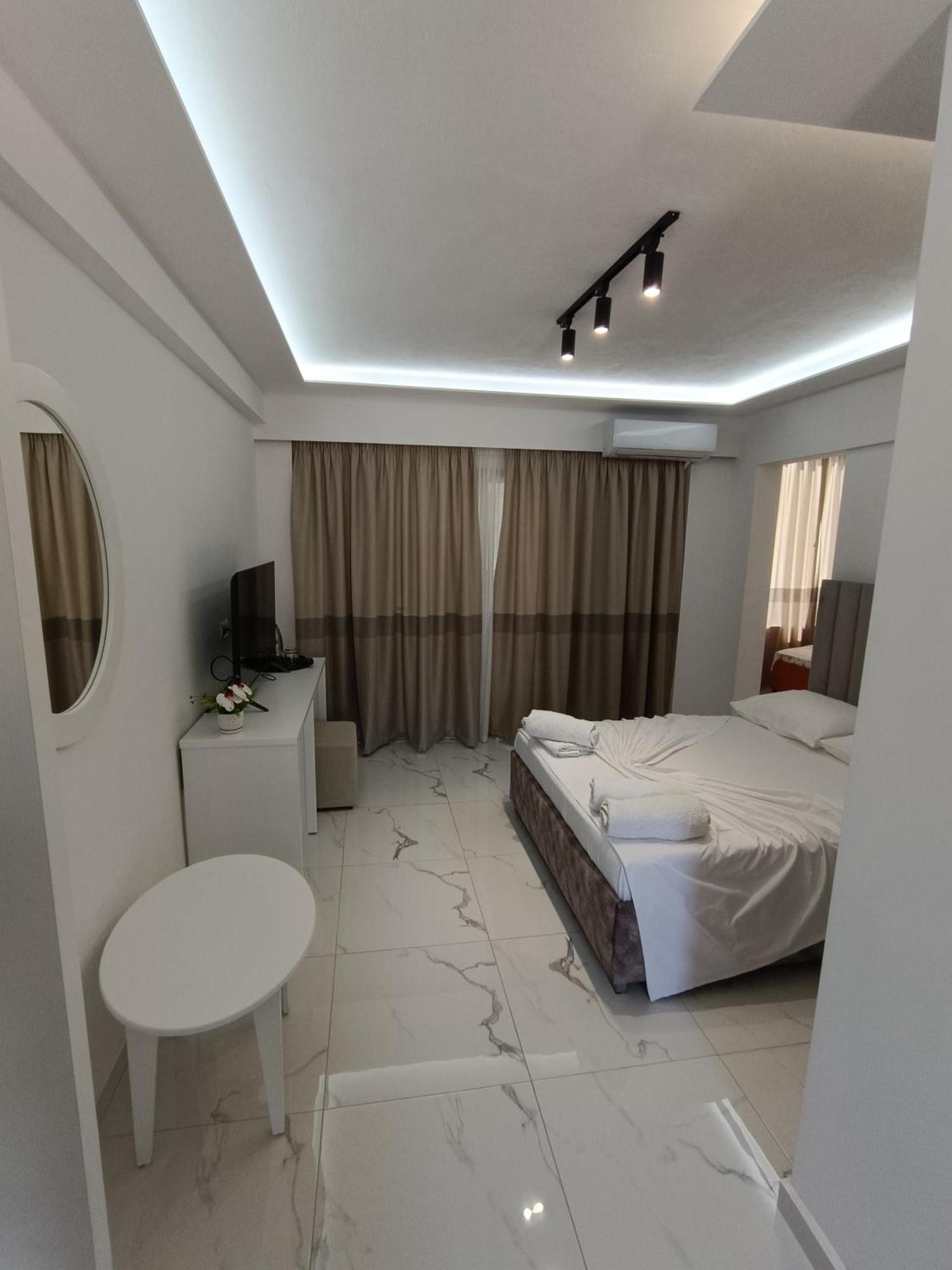 Hotel Elisabet Саранда Экстерьер фото